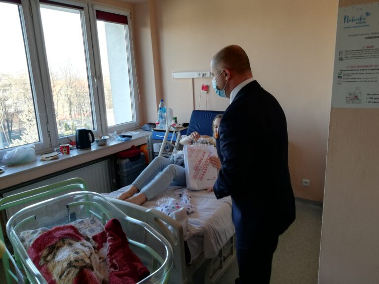 Pierwsze dziecko urodzone w naszym Szpitalu w roku6
